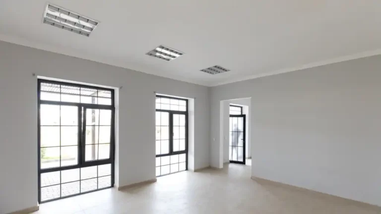 trostruko ili dvoslojno staklo